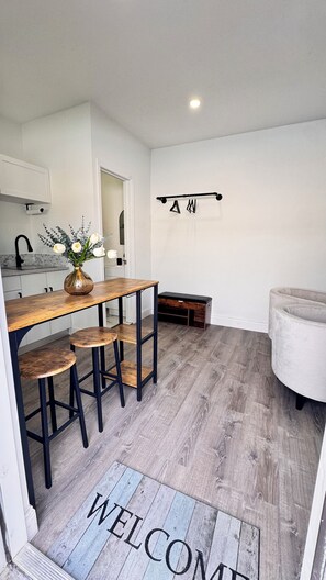 In-room dining - Miami North Beach (North Miami Beach)