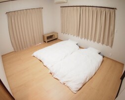 Basic Room, 2 Bedrooms, Non Smoking, Kitchen | 2 bedrooms, iron/ironing board, free WiFi