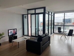 Living area - RNR on Franklin-Three-Bedroom Apartment (Adelaide)