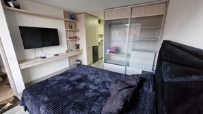 1 Schlafzimmer, Schreibtisch, WLAN, Bettwäsche