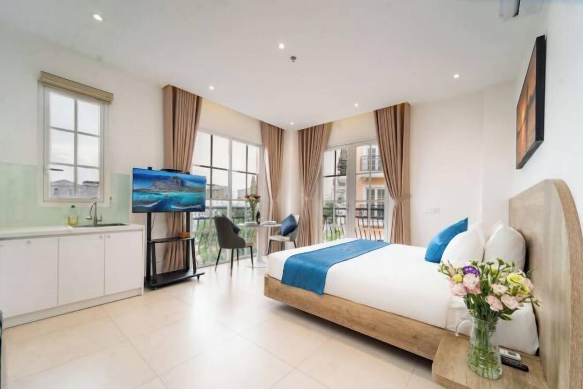 1 bedroom, laptop workspace, blackout drapes, free WiFi