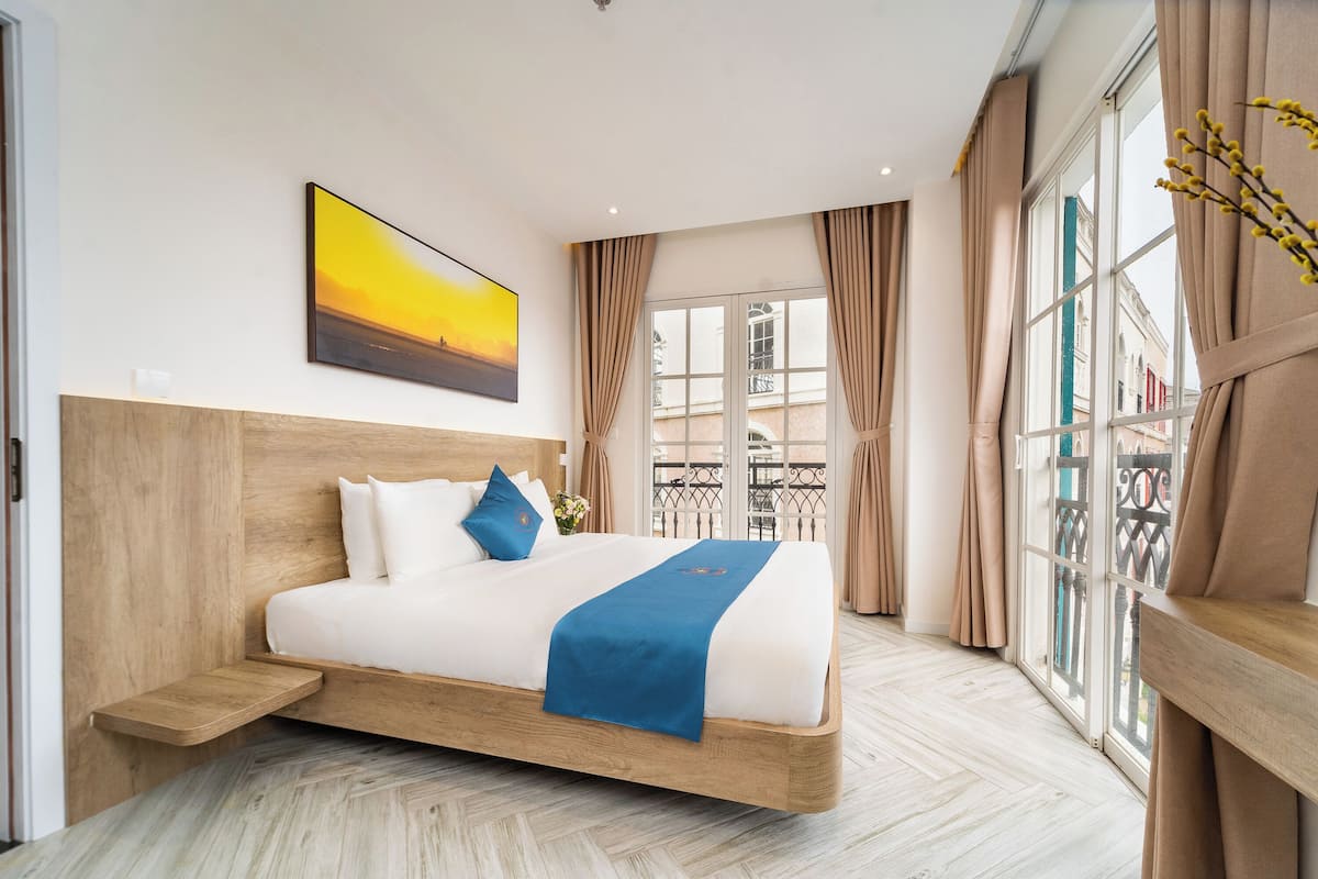 Superior Suite, Hill View