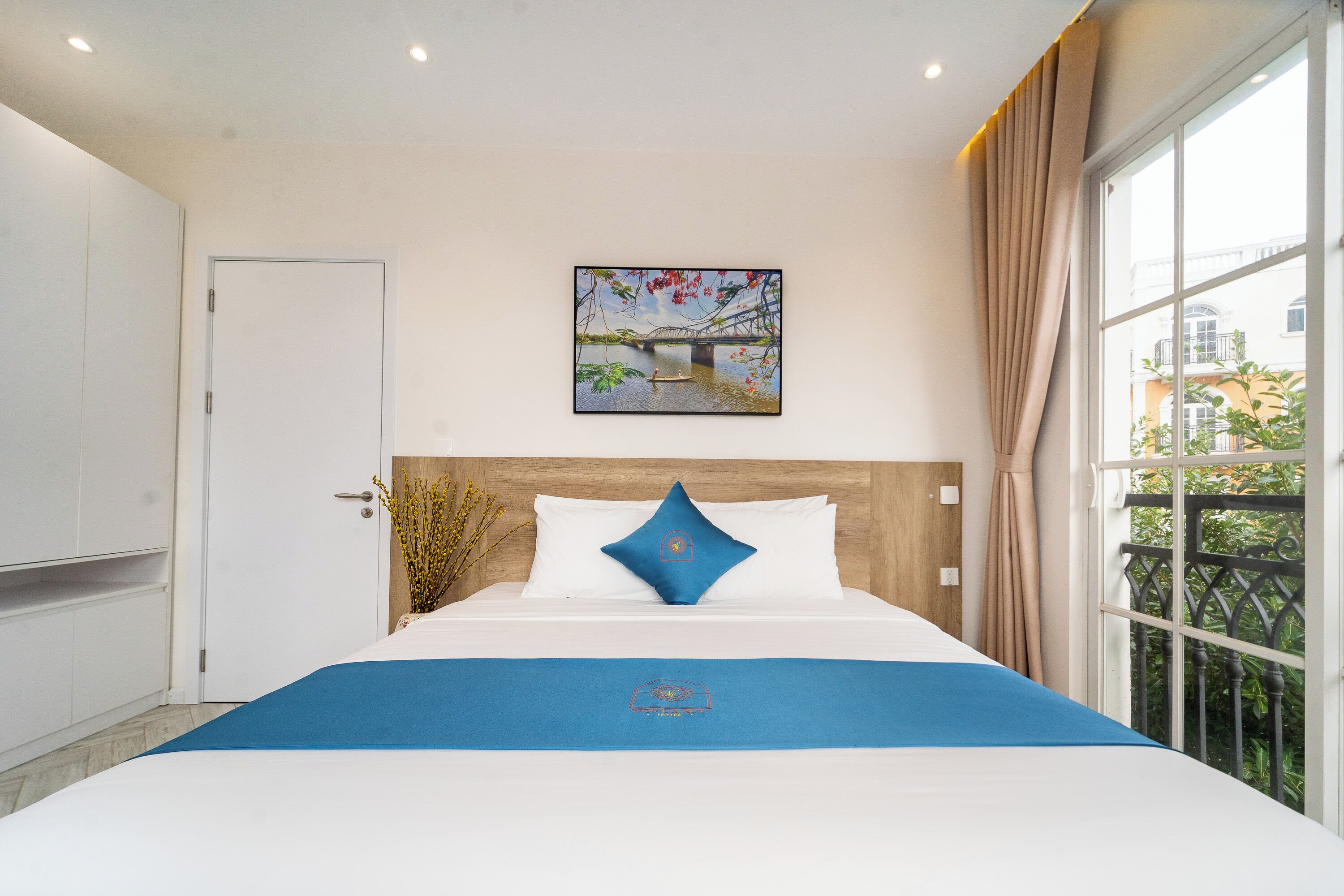 Standard Suite, Courtyard View