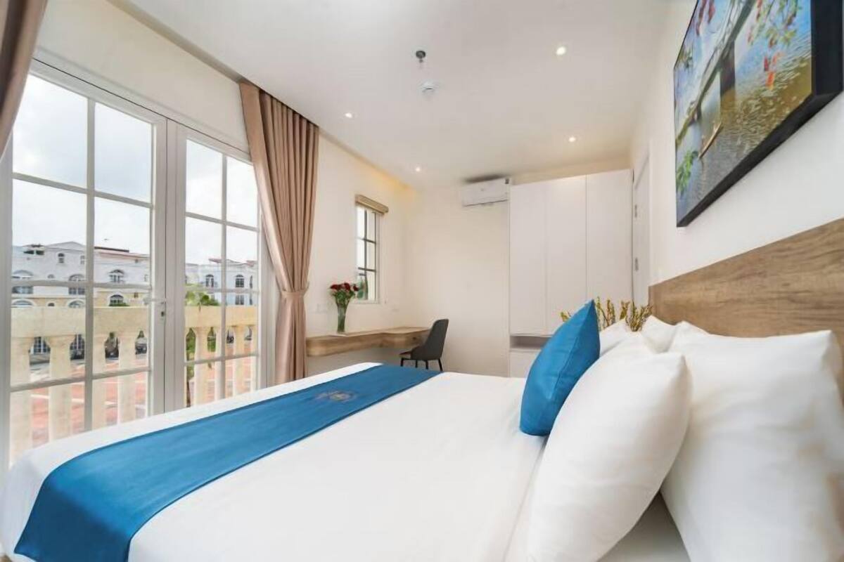 1 bedroom, laptop workspace, blackout drapes, free WiFi