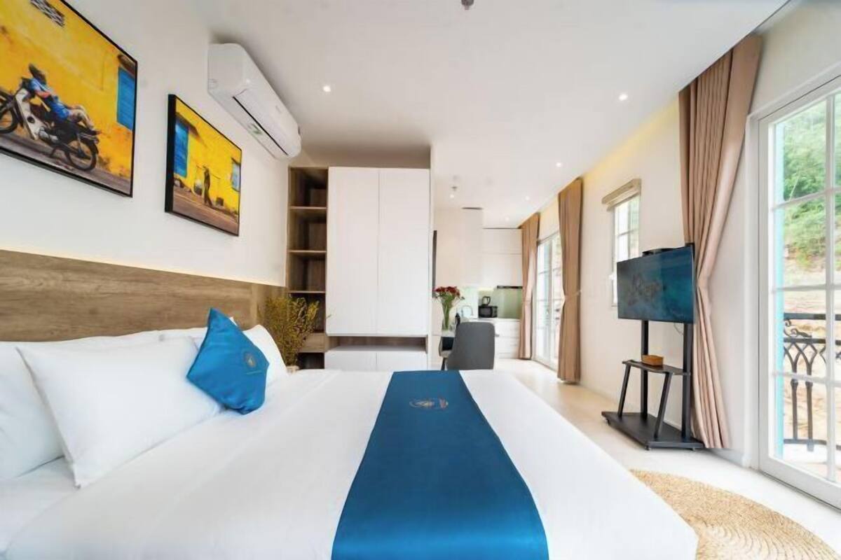 1 bedroom, laptop workspace, blackout drapes, free WiFi