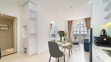 Premier Suite, Sea View | Laptop workspace, blackout drapes, free WiFi