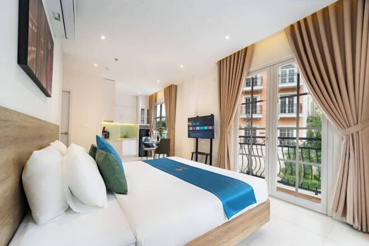 1 bedroom, laptop workspace, blackout drapes, free WiFi