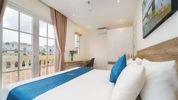 Standard Suite, Courtyard View | Laptop workspace, blackout curtains, free WiFi