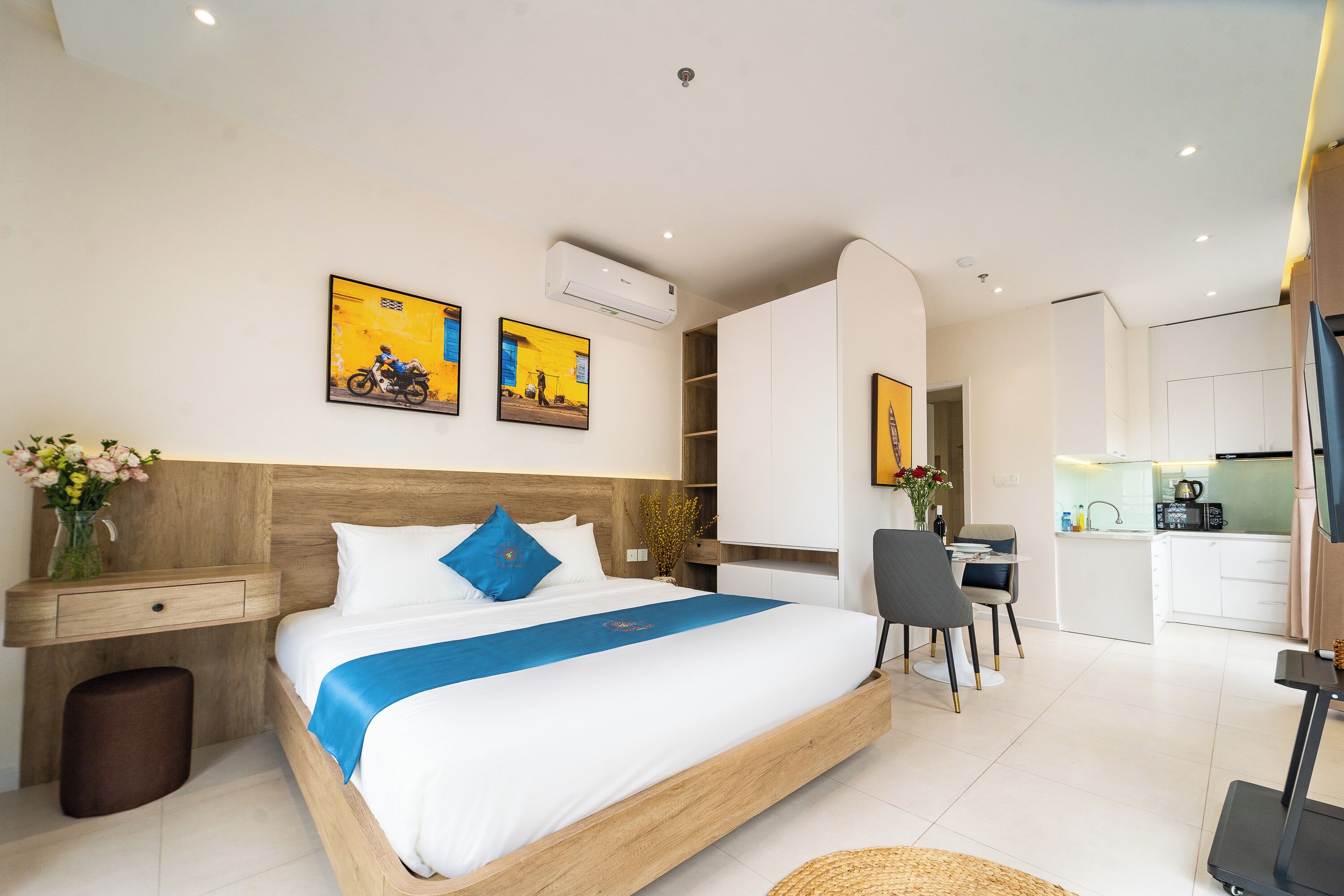 Superior Studio, Courtyard View