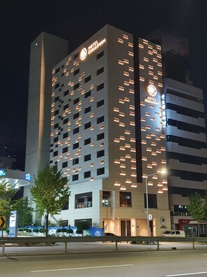 Overnatningsstedets facade