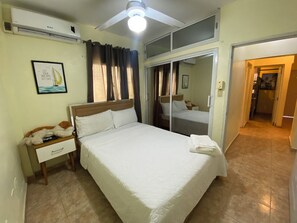 3 bedrooms, iron/ironing board, free WiFi - Amazing Villa With Pool Just 20 Minutes From The Airport! (Santo Domingo Este (Zona Urbana))