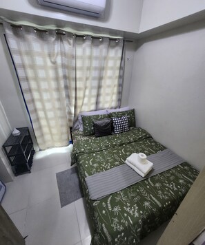 1 bedroom, iron/ironing board, WiFi, bed sheets - MNM Place - Sea Residence -9A (Pasay)