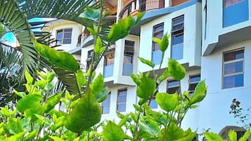 Single Room | Living area