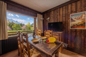 Dining - Résidence Améthystes B02 ski in/ski out, Argentière (Chamonix), France (Argentière (Chamonix))