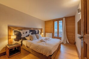 2 室のベッドルーム、WiFi (無料)、ベッドシーツ