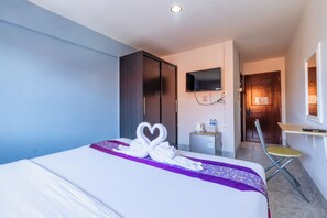 Budget King Bed No Balcony | Desk, free WiFi - Huahin Star Hotel (Hua Hin)
