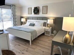 3 Schlafzimmer, Schreibtisch, Bügeleisen/Bügelbrett, Reisekinderbett