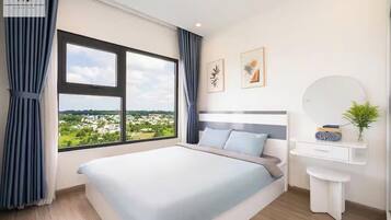 Kaupunkihuoneisto, 2 makuuhuonetta, parveke, kaupunkinäköala | 2 makuuhuonetta, ylelliset vuodevaatteet, ilmaiset minibaarituotteet