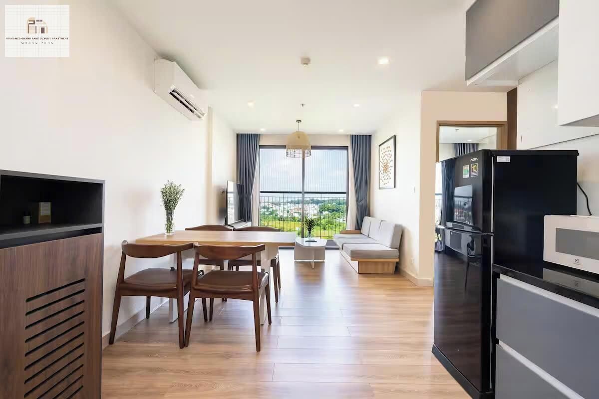 ซิตี้อพาร์ทเมนท์, 2 ห้องนอน, ระเบียง, วิวเมือง | บริเวณนั่งเล่น | สมาร์ททีวี 24 นิ้ว พร้อมช่องเคเบิล