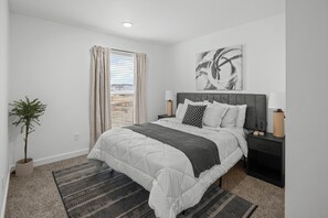 3 bedrooms, desk, iron/ironing board, travel cot