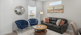 Perfect Ozark Retreat.  Close to Everything, 3 bed, w/ Office