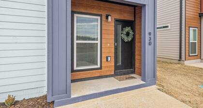 Perfect Ozark Retreat. Close to Everything, 3 bed, w/ Office