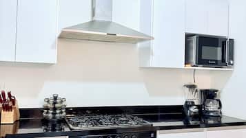 Microwave, oven, stovetop, coffee/tea maker