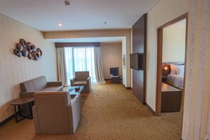 Toba Suite | Minibar, free WiFi, bed sheets - Labersa Hotel And Convention Center Toba Balige (Balige)
