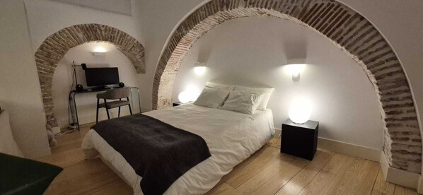 1 bedroom, iron/ironing board, free WiFi, bed sheets