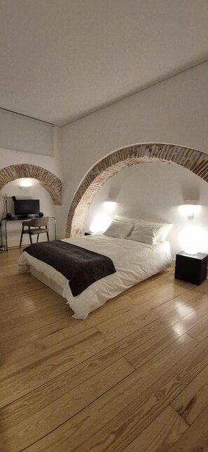 1 Schlafzimmer, BĂŒgeleisen/BĂŒgelbrett, kostenloses WLAN, BettwĂ€sche