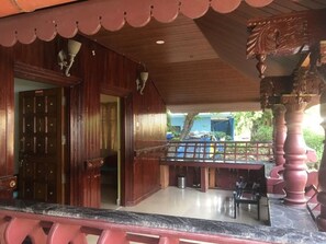 Interior entrance - Lillas White house (Baga)