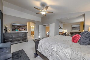 4 habitaciones, escritorio, tabla de planchar con plancha y wifi gratis 