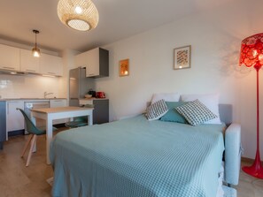 1 habitación, tabla de planchar con plancha y wifi 