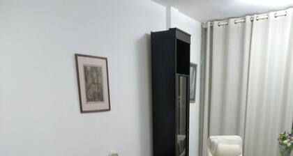 Spacious 3-bedroom apartment with AC, WiFi in charming Giv'atayim