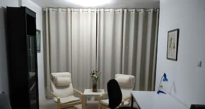 Spacious 3-bedroom apartment with AC, WiFi in charming Giv'atayim