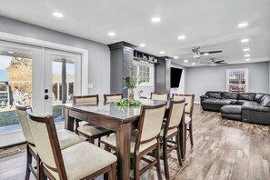 Dining - Spacious Country Style Home with Gourmet Kitchen, perfect for large groups! (Orem)