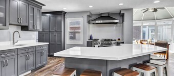 Spacious Country Style Home with Gourmet Kitchen, perfect for large groups!