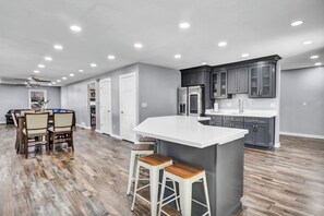 Dining - Spacious Country Style Home with Gourmet Kitchen, perfect for large groups! (Orem)