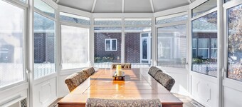 Spacious Country Style Home with Gourmet Kitchen, perfect for large groups!