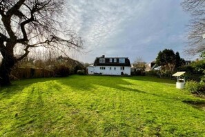 Overnattingsstedets uteomr åder