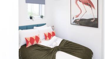 2 bedrooms, iron/ironing board, free WiFi, bed sheets