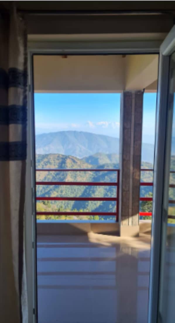 View from property - Himtal Cottage (Kosiyakutoli)