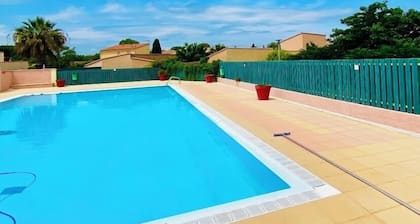  Nice little villa in the heart of the Capellans Swimming pool 