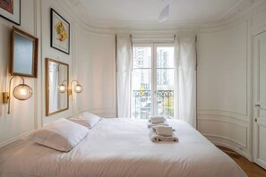 3 多间卧室、熨斗/熨衣板、WiFi、床单