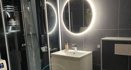 2-bedroom apartment in brilliant Tromso with WiFi.Close to Tromso Airport