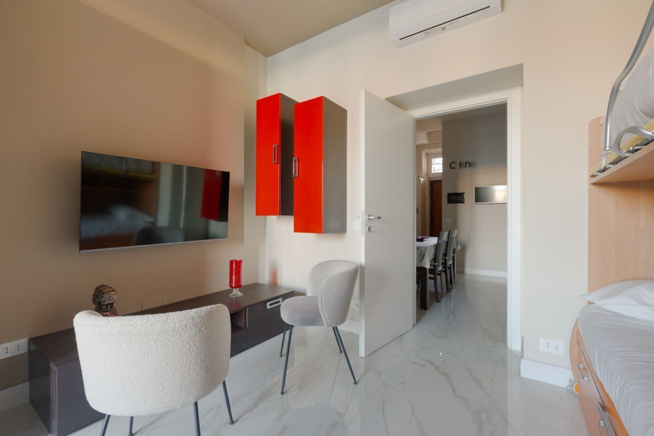 1 habitación, tabla de planchar con plancha y wifi 