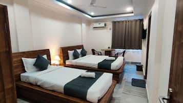 Deluxe Triple Room | Free WiFi, bed sheets