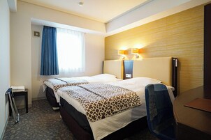Desk, blackout drapes, iron/ironing board, free WiFi