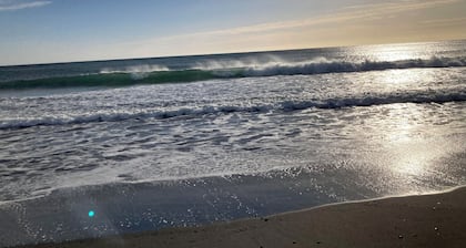 3 minutes to the ocean! A villa for rent with a horizon and a star-filled sky