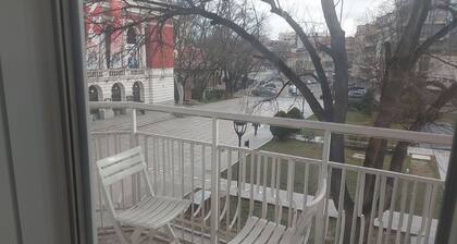 Spacious and sunny 6-bedroom apartment with AC ,WiFi in the center of Ruse